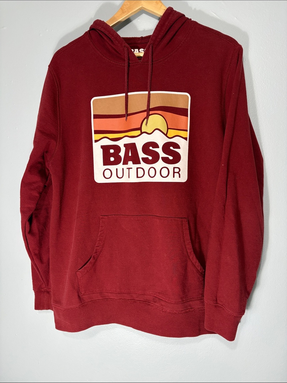 Bass Outdoor Women’s V-Neck Hoodie Sweater in Burgundy size L